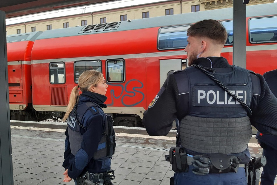 An Bahnhöfen und in Zügen führte die Bundespolizei am Freitag mehrere Kontrollen durch.