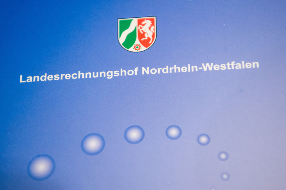 Der Landesrechnungshof hat wegen der Sonderregelungen für Ausschreibungen in der Pandemie Kritik am Land NRW geübt.