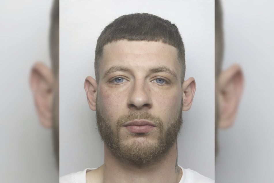 Auch Joshua Harris (24) schlug zu.