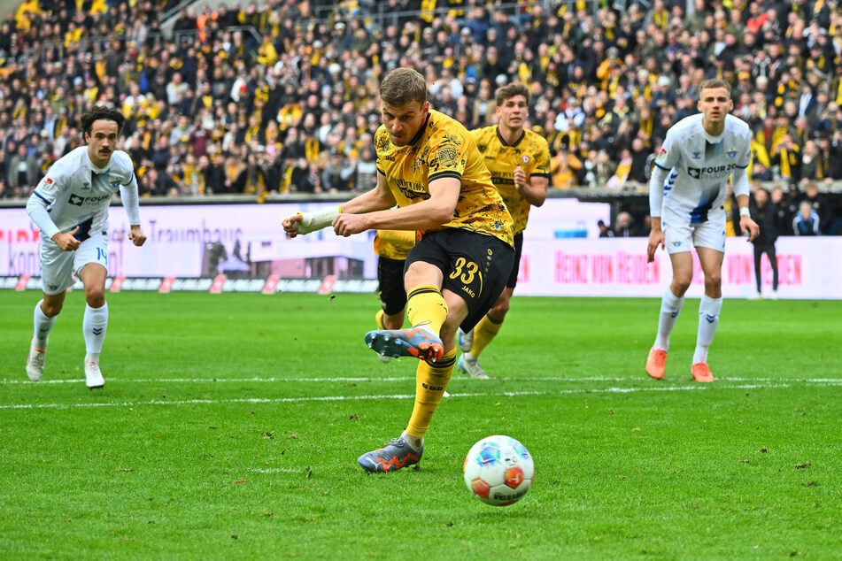 Christoph Daferner trifft per Elfmeter zum 1:0.