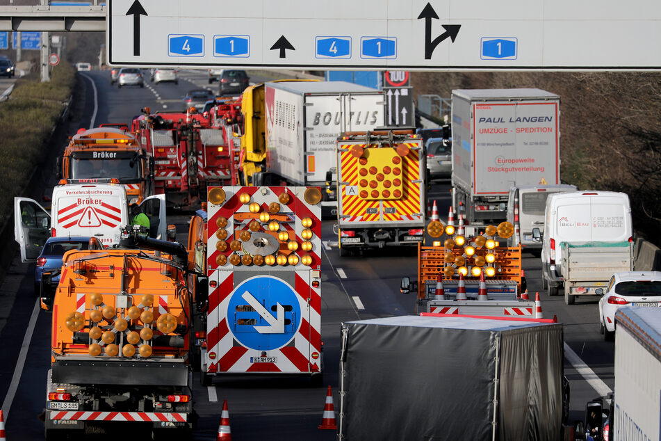 Die Ost-West-Verbindung der A4 von und nach Köln ist eine von Urlaubern viel befahrene Autobahn in die Niederlande. (Symbolbild)