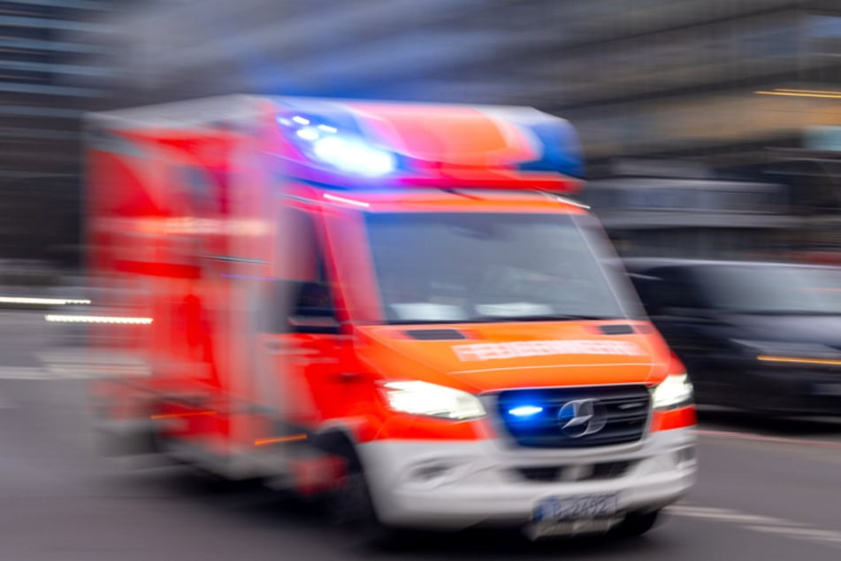 Der 46-Jährige kam zur stationären Behandlung in ein Krankenhaus. (Symbolbild)