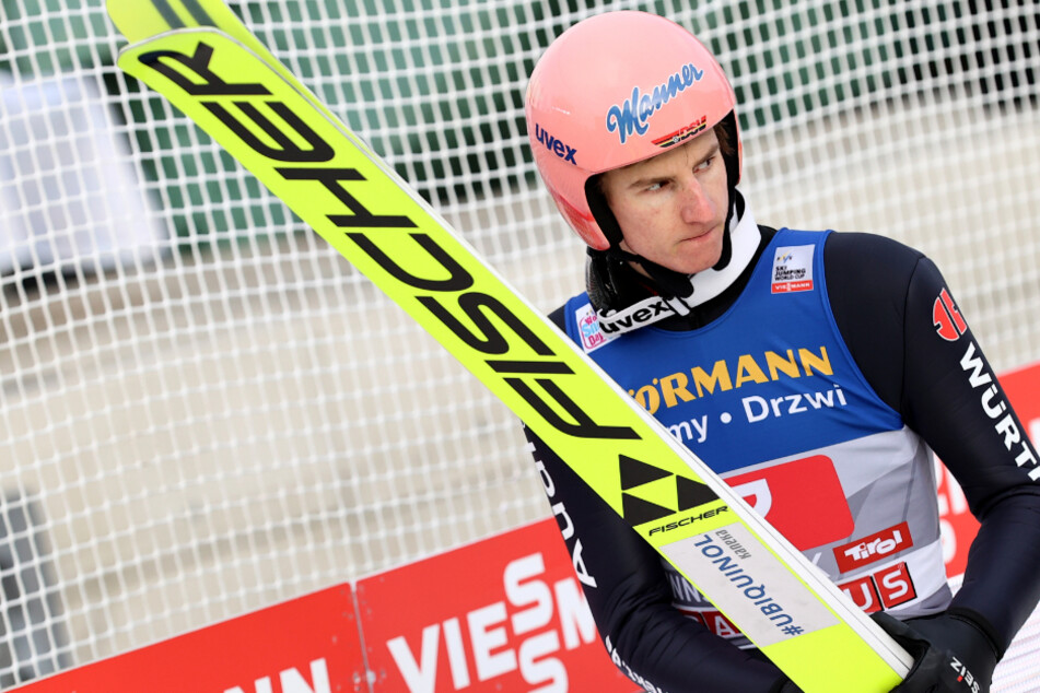 DSV-Adler Karl Geiger musste bei der Vierschanzentournee in Innsbruck einen deutlichen Rückschlag hinnehmen.