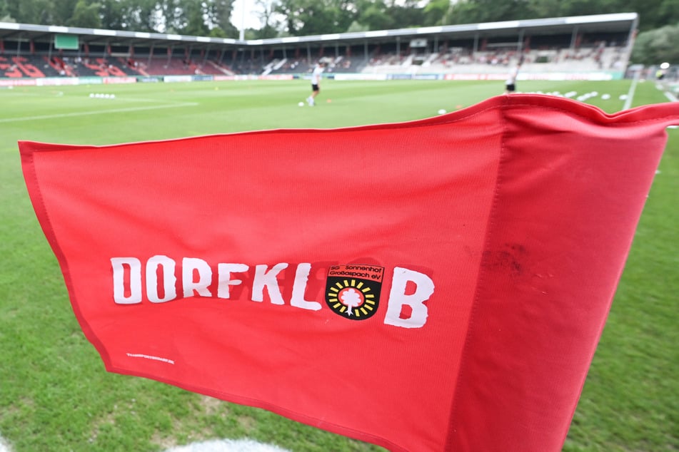 Beim "Dorfklub" Großaspach ist Bayer Leverkusen in der ersten Pokalrunde gefordert.