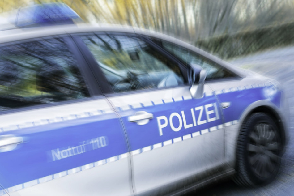 Nach einem Messerangriff auf einen Spaziergänger in Französisch Buchholz sucht die Polizei nach dem Täter. (Symbolbild)