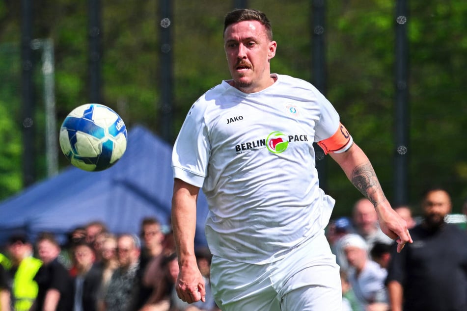 Max Kruse kickt zurzeit in der Berliner Kreisliga für BSV Al-Dersimspor II und rennt seiner körperlichen Bestform ein wenig hinterher.