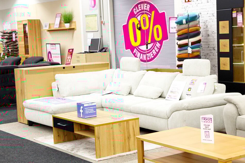 Am verkaufsoffenen Sonntag (26.4.) bei Möbel Boss in Mainz gibt's nicht nur tolle Angebote, sondern auch die Chance, einen Kaffeevollautomaten zu gewinnen.