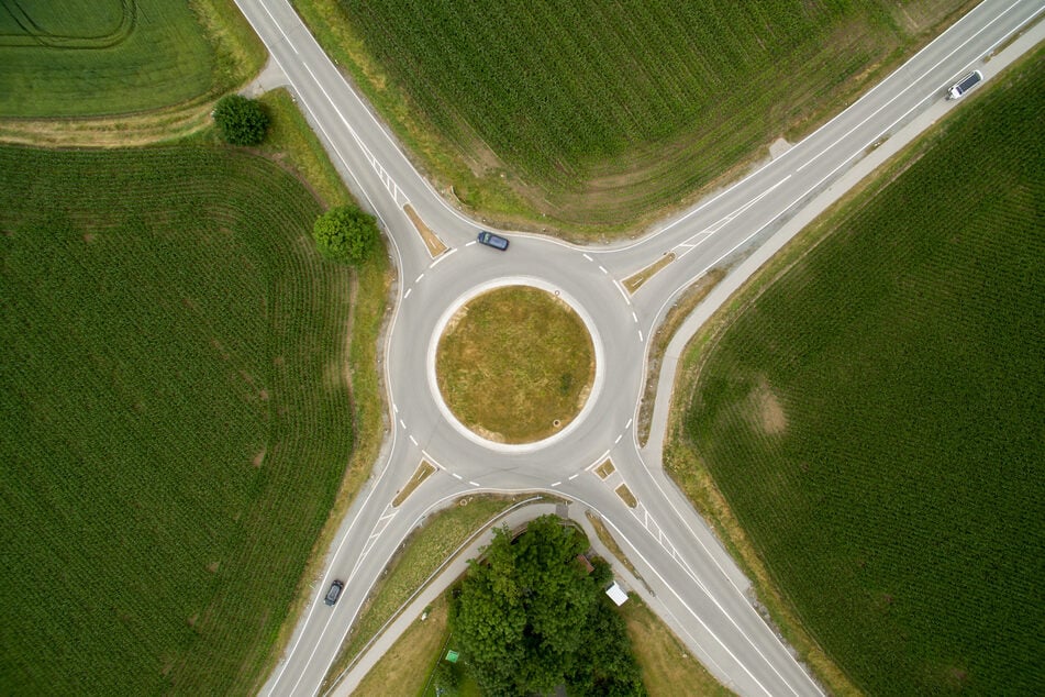 Im Stadtteil Dünnwald entsteht aktuell ein neuer Kreisverkehr. (Symbolbild)