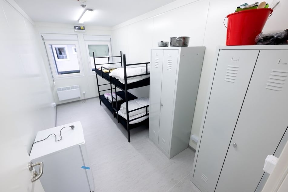 Asylbewerber werden unter anderem in Container-Unterkünften untergebracht.