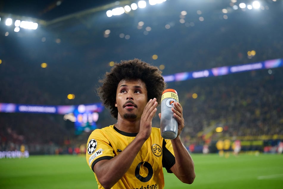 Karim Adeyemis Klub Borussia Dortmund steht hinter dem 23-Jährigen.
