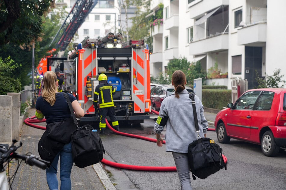 Auch die Polizei rückte am Ort des Geschehens im Frankfurter Grüneburgweg an.