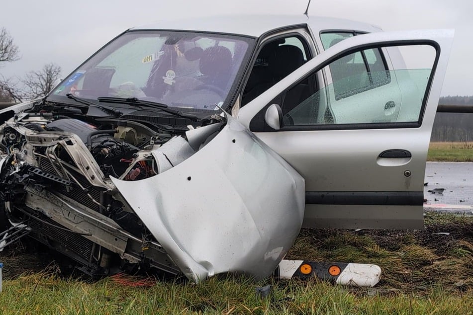 Beide Autos erlitten einen Totalschaden.