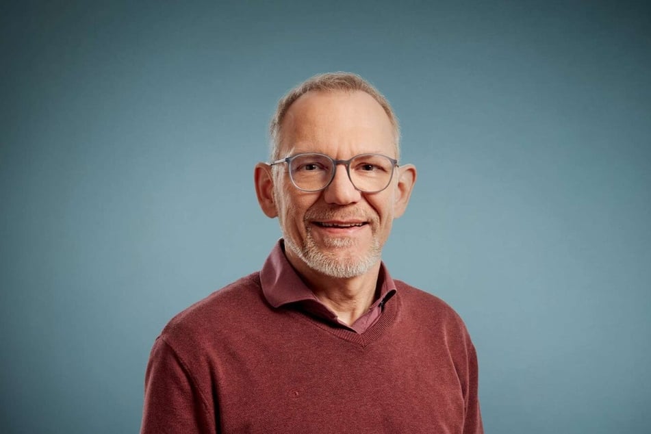 Stadtbezirksbeirat Matthias Jahn (59, Grüne) freut sich auf den autofreien "Mommsenplatz".