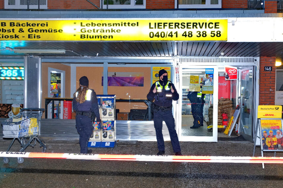 Mann überfällt Kiosk und schießt Angestelltem ins Gesicht! Polizei sucht Zeugen
