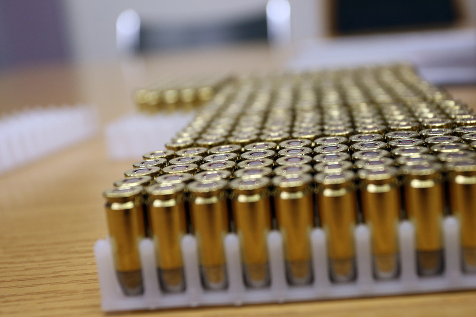 Beamte des Mobilen Einsatzkommandos hatten 14.500 Schuss Munition aus der Waffenkammer gestohlen. (Symbolbild)