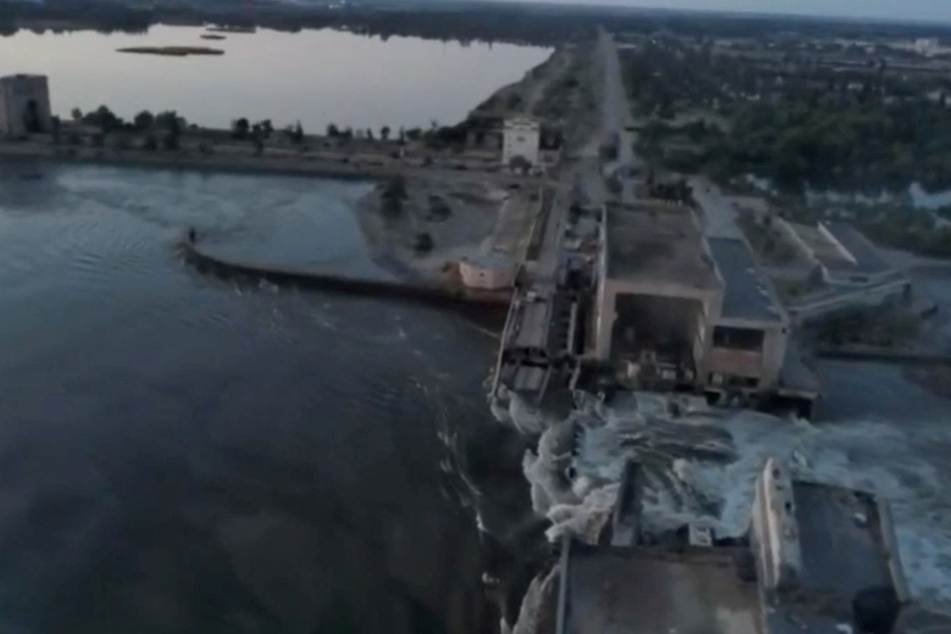 Ukrainian dam blown up, causing massive flooding and nuclear concern