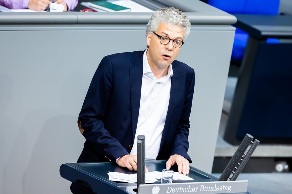 Stefan Nacke (49), Vorsitzender der Arbeitnehmergruppe in der Unionsfraktion, möchte diejenigen, die in Minijobs feststecken, vor der Altersarmut bewahren. (Archivfoto)