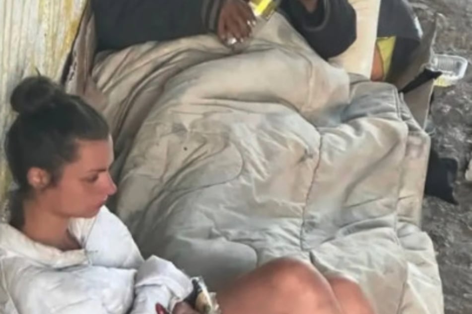 Hannah Almond lebt nach einem brutalen Raubüberfall auf der Straße.
