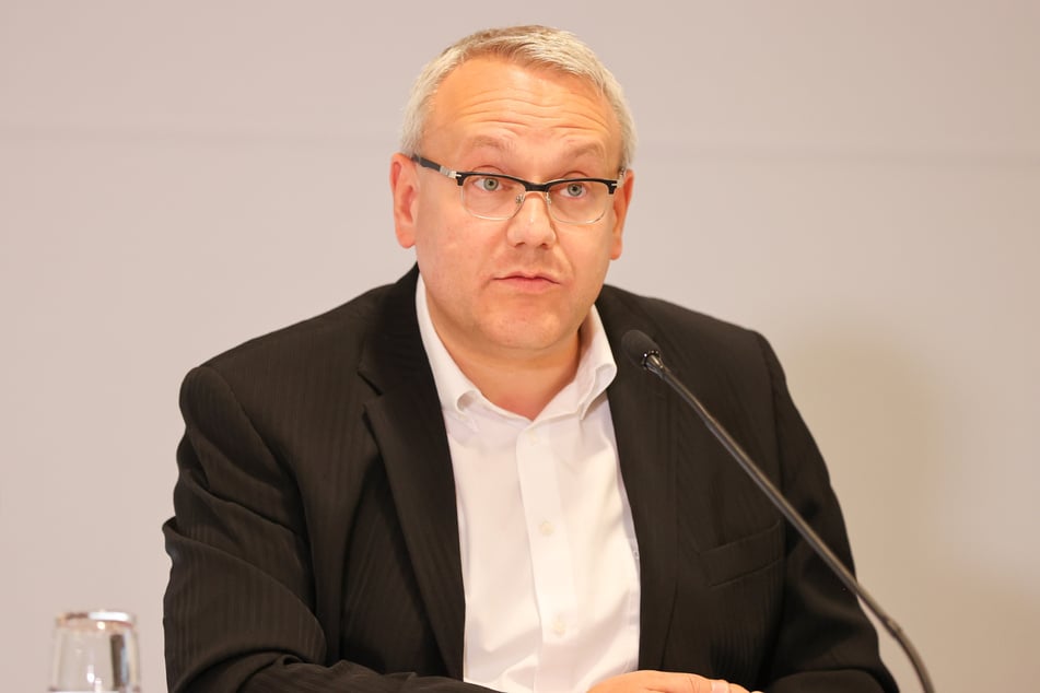 Götz Ulrich (53, CDU), der Präsident des Landkreistages Sachsen-Anhalt, fordert ein klareres Konzept der EU zur Aufteilung von Flüchtlingen.