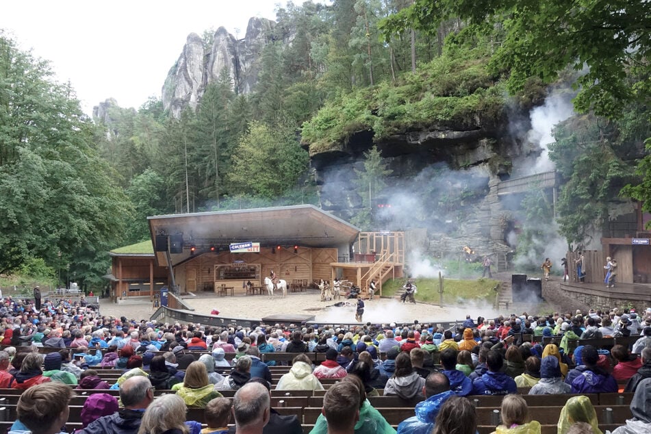 Wildwest-Epos "Shatterhand" auf den Felsenbühnen Rathen muss ohne "Winnetou"-Darsteller Michael Berndt-Cananá (44) auskommen.