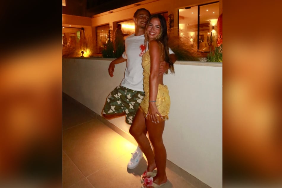Rapper Milano (28) und Influencerin Zoe Charline Salgado Villatoro (21) teilen ihr erstes Paar-Foto im Netz.