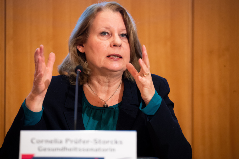 Gesundheitssenatorin Cornelia Prüfer-Storcks (SPD) gibt die aktuellen Fallzahlen bekannt.