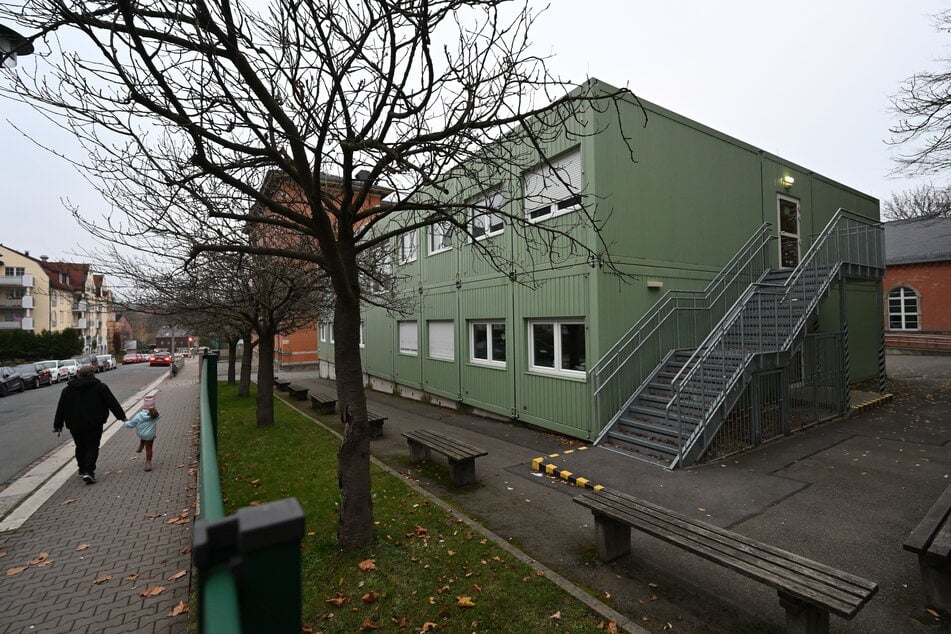 Seit 2017 ist die Grundschule Altendorf in einem Container-Bau untergebracht.