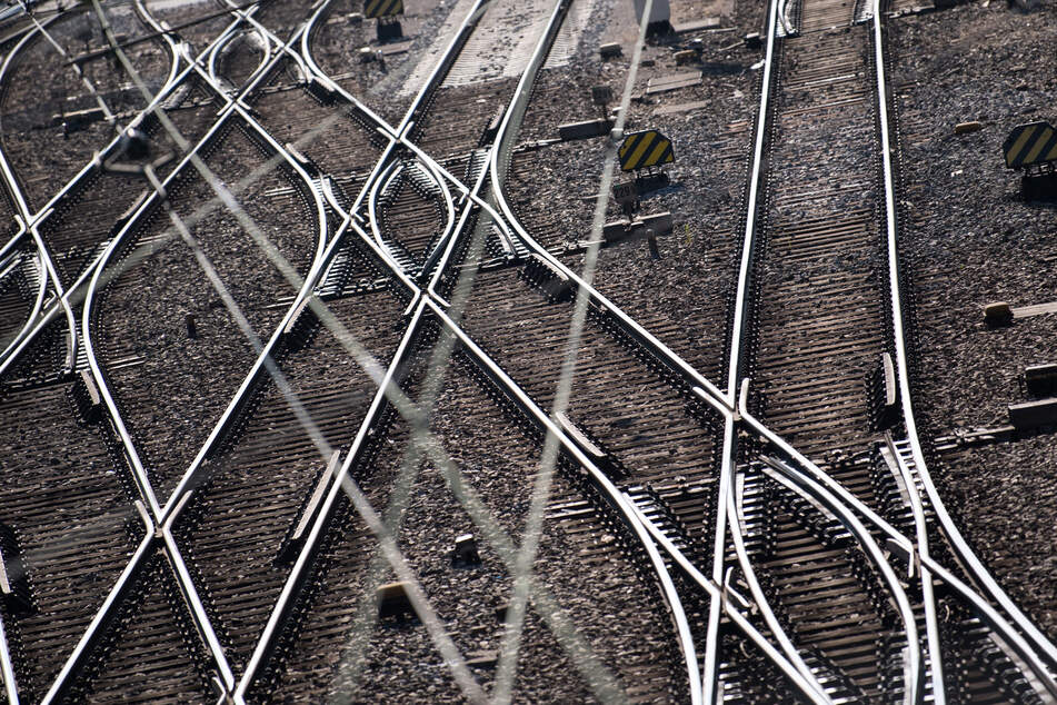 Im Großraum Stuttgart müssen sich Bahnreisende am Freitag auf Einschränkungen einstellen. (Symbolfoto)