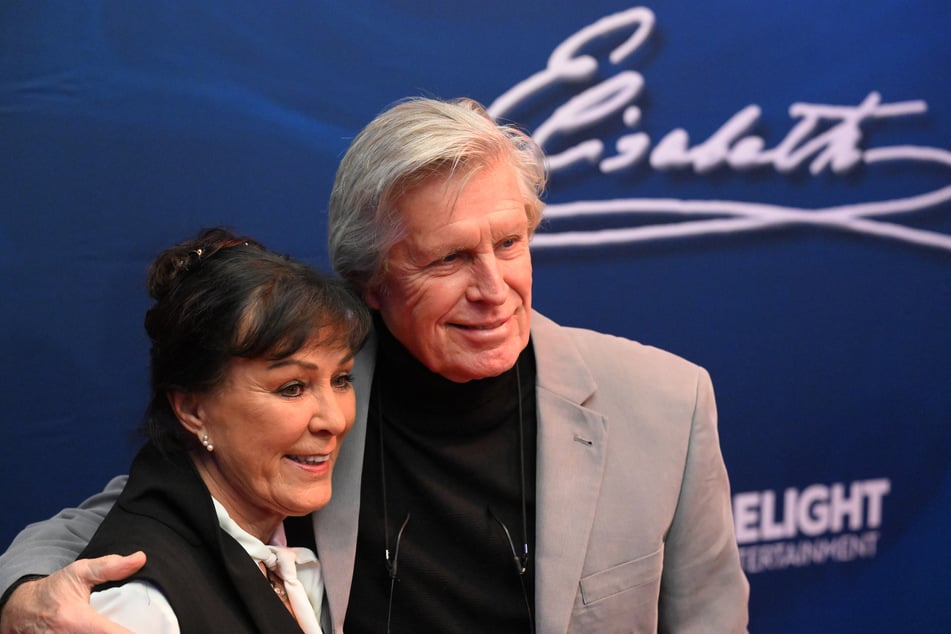 Der Schauspieler Sigmar Solbach (79) und seine Frau Claudia. (Archivbild)