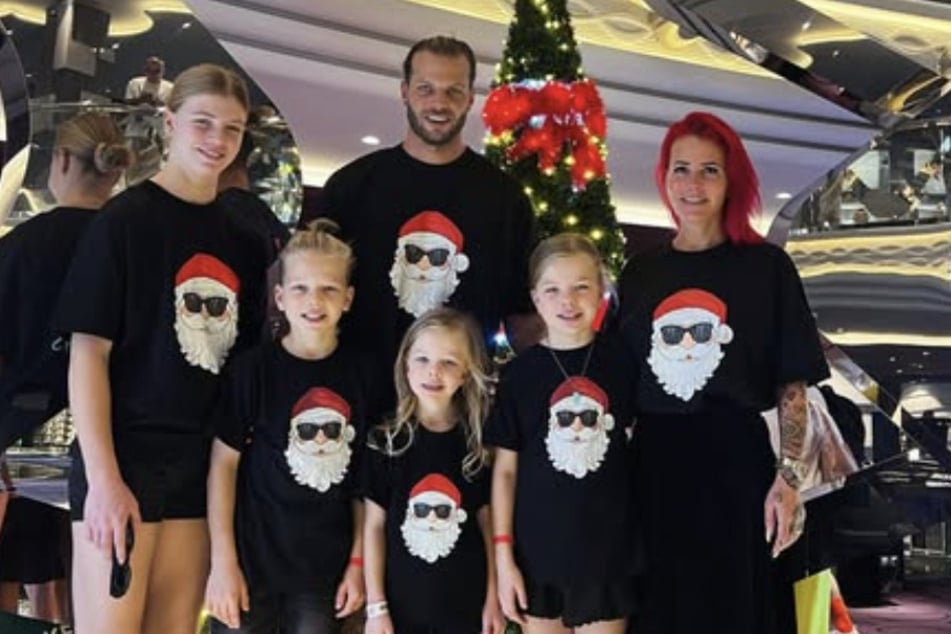 Delani (14, l.) und die gesamte Familie Diekmeier hofft nach zehn Monaten Kampf gegen den Krebs auf ein Weihnachtswunder.