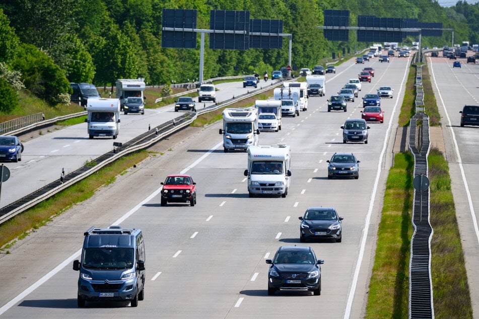Staugefahr: Die A1 in Richtung Hamburg am Wochenende voll gesperrt. (Archivfoto)