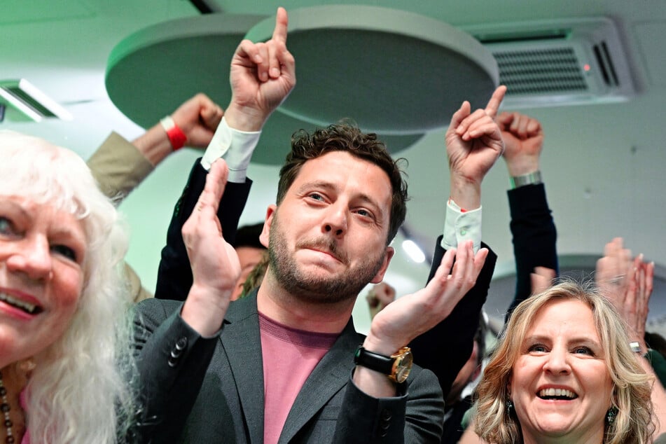 Felix Banaszak (M.) kann mit dem Ergebnis der Grünen durchaus leben.