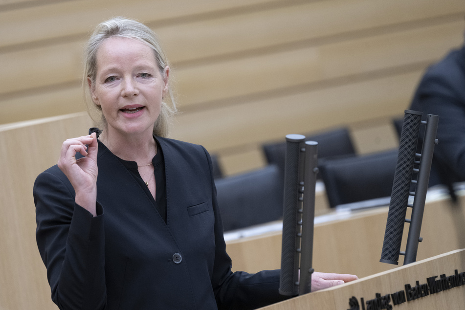 Laut Thekla Walker (Bündnis 90/Die Grünen, 54), Umweltministerin von Baden-Württemberg, steht der Klimapolitik positiv gegenüber.