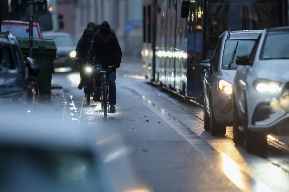 Das Wetter am Montag sorgt in Leipzig für einen ungemütlichen Start in die Woche.