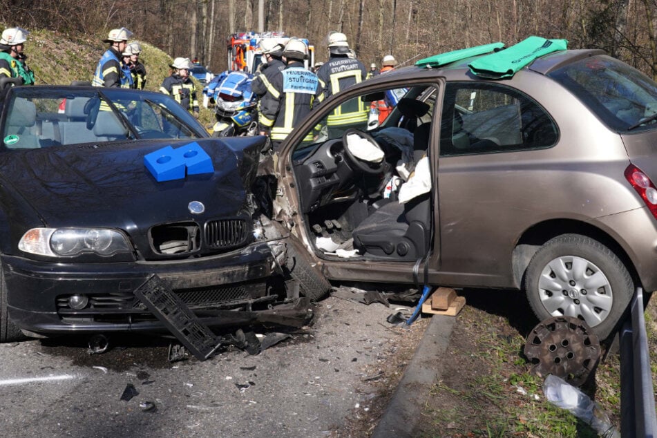 Die 74-jährige Fahrerin des Nissan Micra wurde bei dem Unfall auf der Bergheimer Steige schwer verletzt.