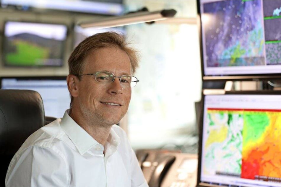 DWD-Experte Robert Scholz (45) erklärt die Chancen auf weiße Weihnachten und die aktuelle Schneelage.