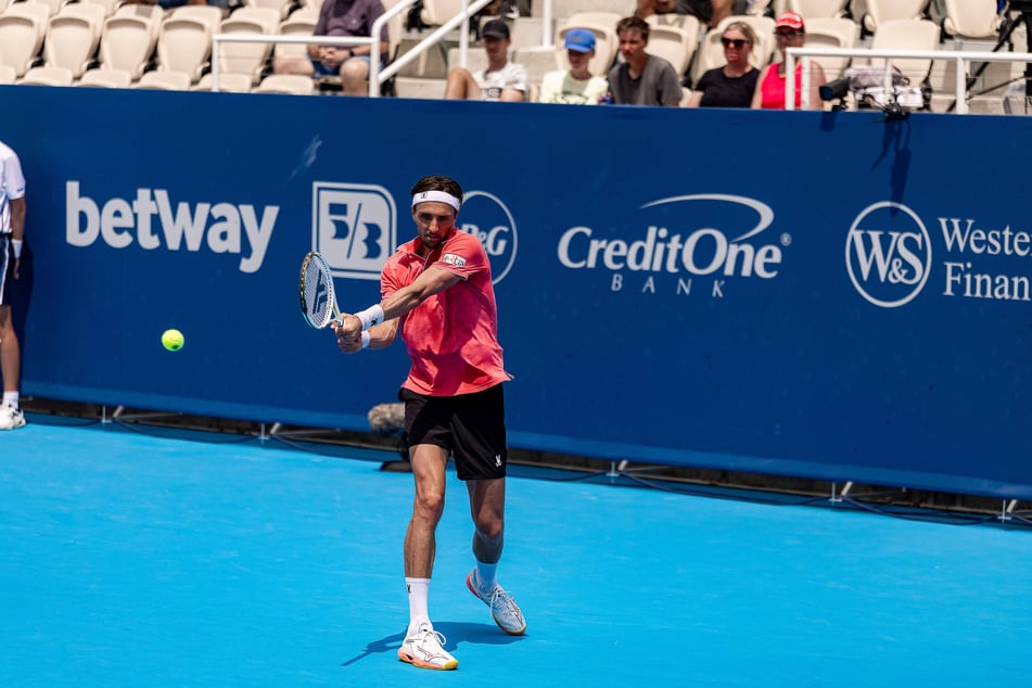 Arthur Rinderknech (30) spielte zwar zunächst weiter. Sein Match gegen Félix Auger-Aliassime musste er aber trotzdem aufgeben.