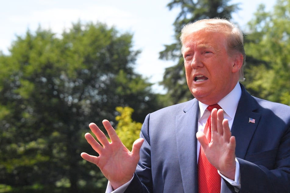 Trump campaign claims they had "no idea" borrowed plane belonged to Jeffrey Epstein