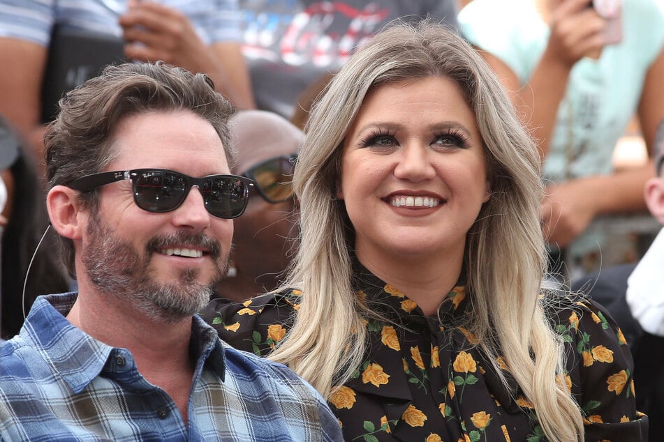 Kelly Clarkson (38) divorced her husband of nearly seven years in 2020.