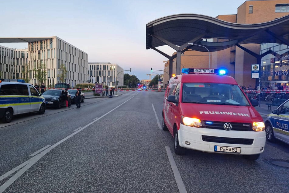 Das Gelände rund um den Fußgängerüberweg in der Babelsberger Straße wurde weiträumig abgesperrt.