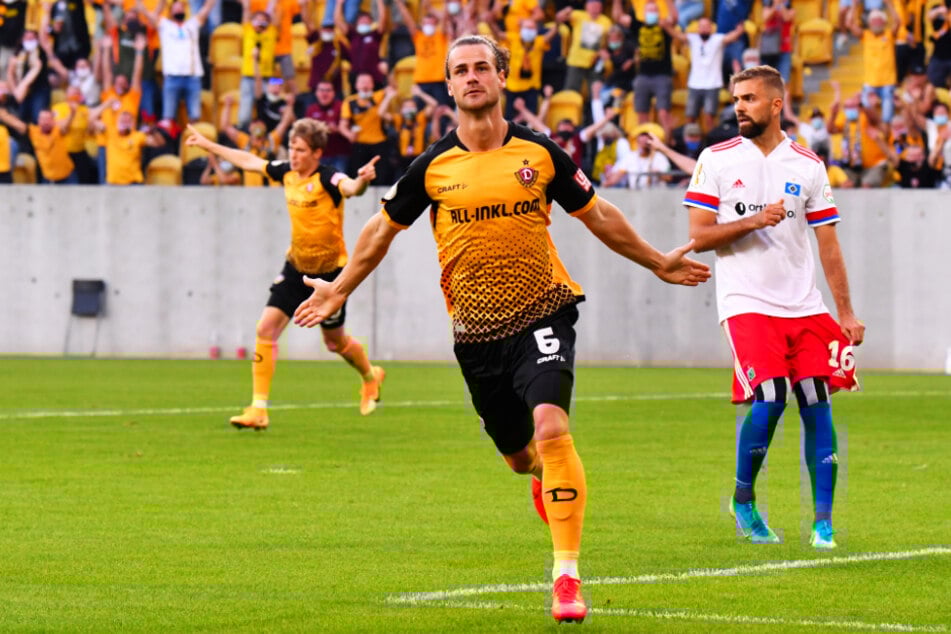 Wird Yannick Stark (30) gegen seinen Ex-Klub wieder so jubeln können? In der 1. Runde gegen den HSV brachte der zentrale Mittelfeldspieler Dynamo früh mit 1:0 in Führung.