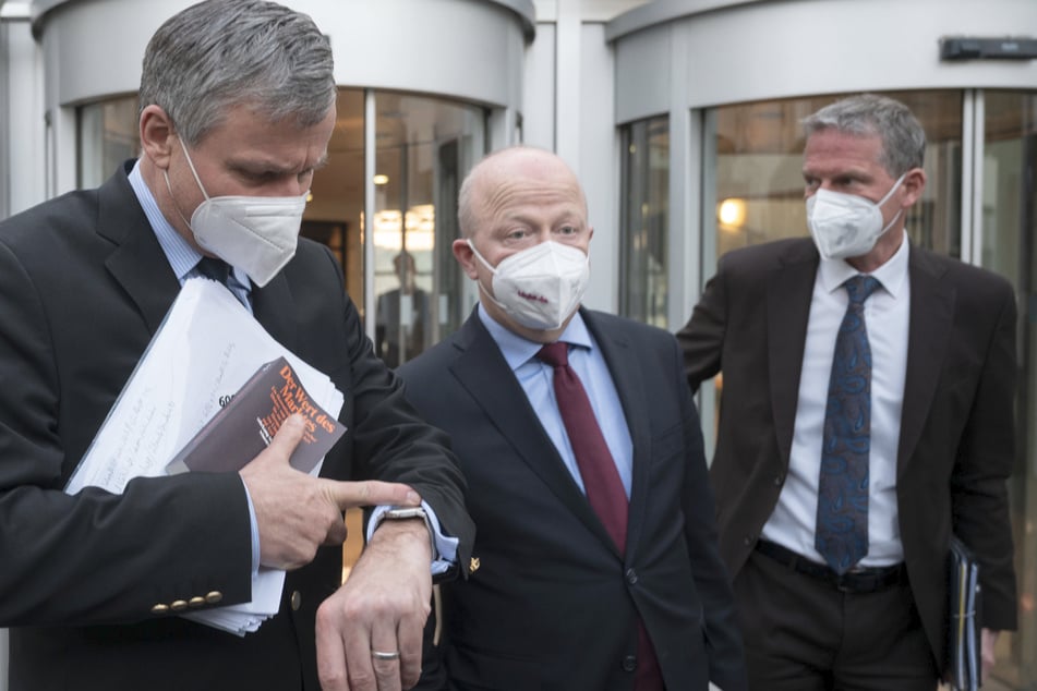 Hans-Ulrich Rülke (59), FDP-Fraktionsvorsitzender im Landtag von Baden-Württemberg (l-r), Michael Theurer (54), stellvertretender Fraktionsvorsitzender der FDP-Bundestagsfraktion, und Jochen Haußmann, stellvertretender Fraktionsvorsitzender der FDP im Landtag von Baden-Württemberg