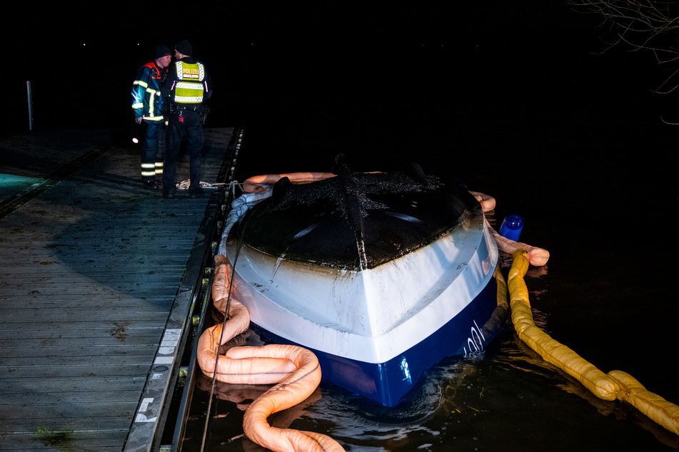 Hamburg: Motorboot kentert in Dove Elbe bei Wendemanöver - vier Verletzte!