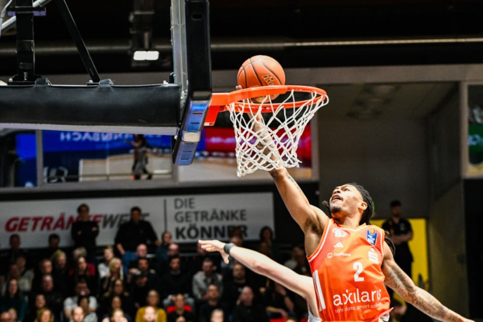 Bester Niners-Werfer des Abends: Nike Sibande (27)