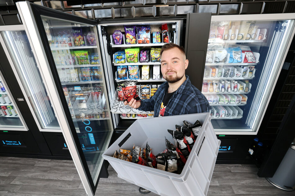 Inhaber Walter Bersch (33) ist überwältigt davon, wie gut sein 24/7-Shop ankommt.