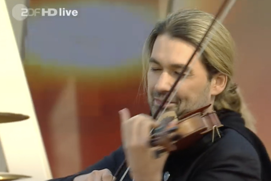 Davis Garrett gab zwei Songs aus seinem neuen Album "Alive" zum besten.