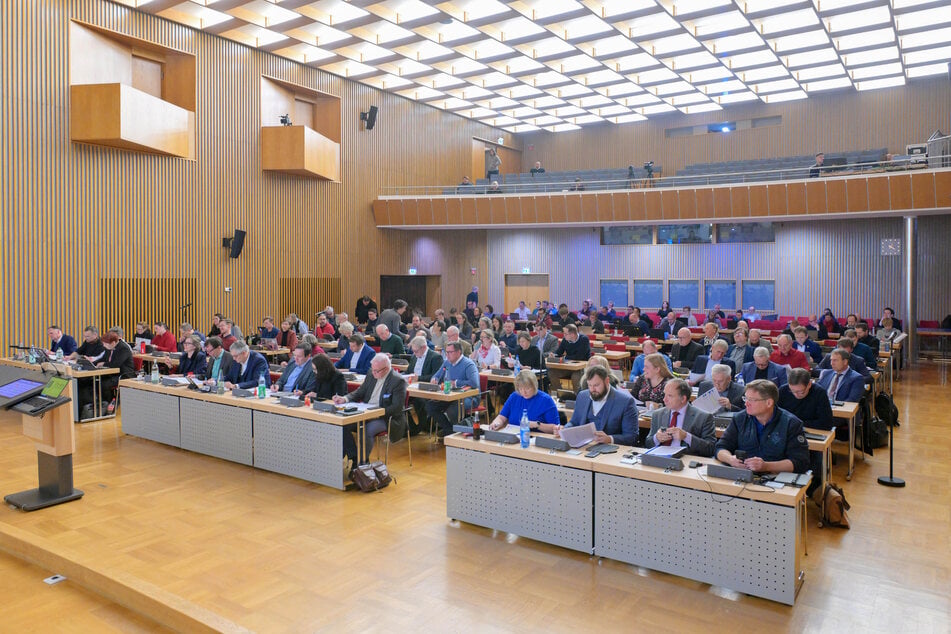 Wo sonst die Stadträte tagen, wird im November das große Los gezogen.