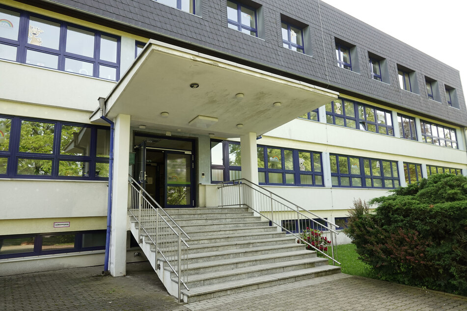 Am Regenbogen-Gymnasium in Augustusburg wurden 21 Schüler positiv auf das Corona-Virus getestet.