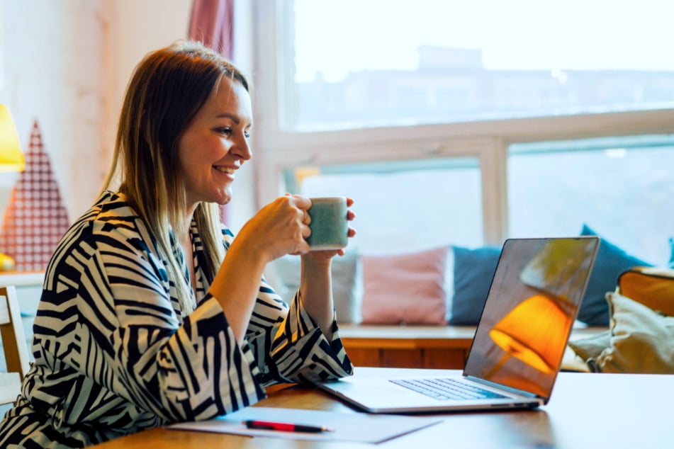 Ob bei einer Tasse Tee in der Küche, beim Spazieren im Park oder in der Mittagspause – BetterHelp ist für Dich da!
