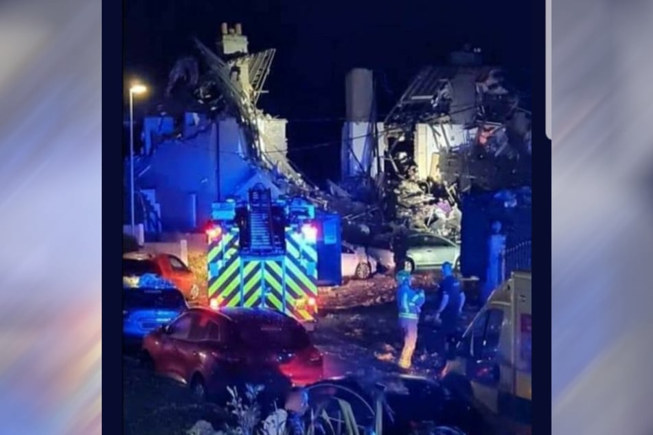 In der englischen Ortschaft Heysham kam es am Sonntagmorgen vermutlich zu einer Gasexplosion, bei der mehrere Reihenhäuser einstürzten.